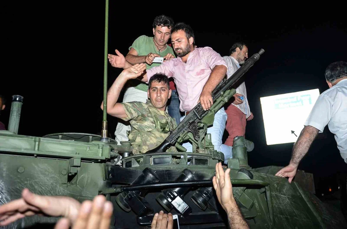 15 Temmuz fotoğrafları Türkiye'de sergileniyor