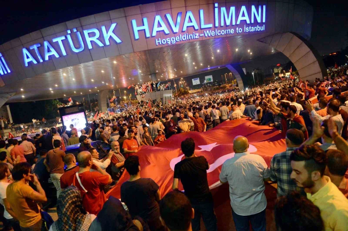 15 Temmuz fotoğrafları Türkiye'de sergileniyor