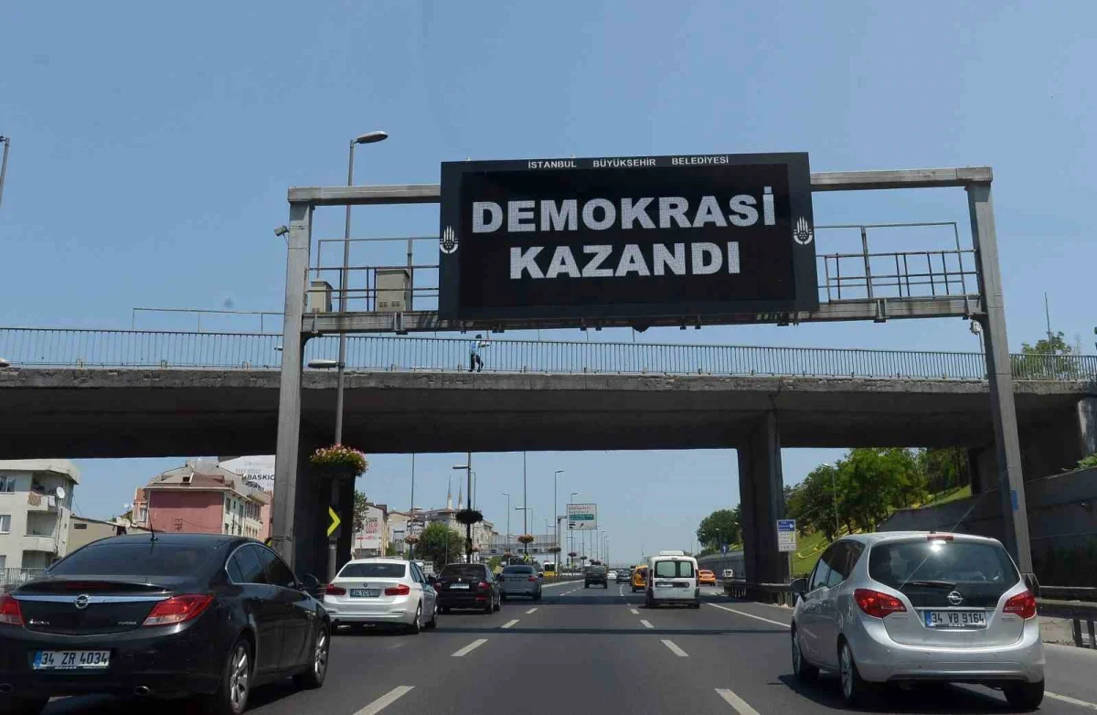15 Temmuz fotoğrafları Türkiye'de sergileniyor