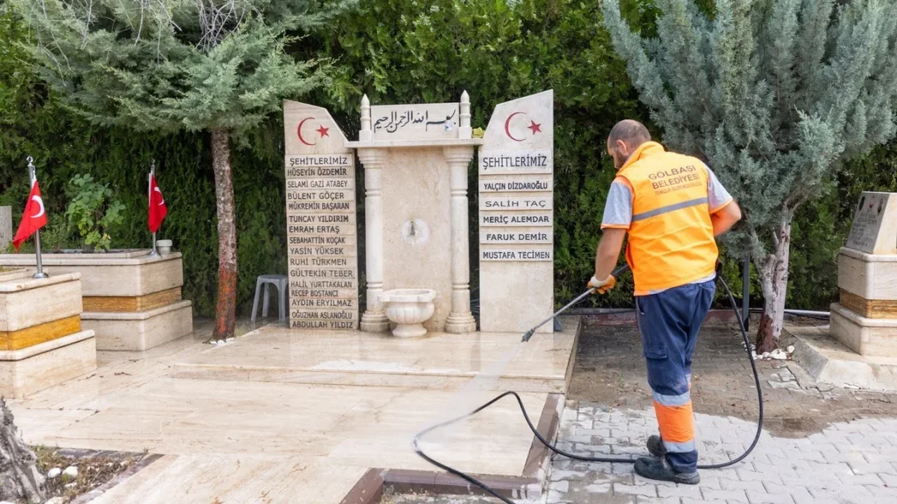 Gölbaşı'nda şehit ailelerine 15 Temmuz öncesi anlamlı ziyaret
