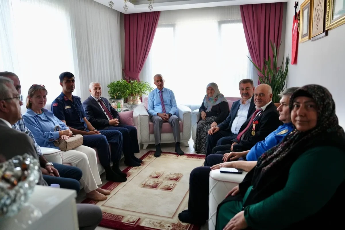 Gölbaşı'nda şehit ailelerine 15 Temmuz öncesi anlamlı ziyaret