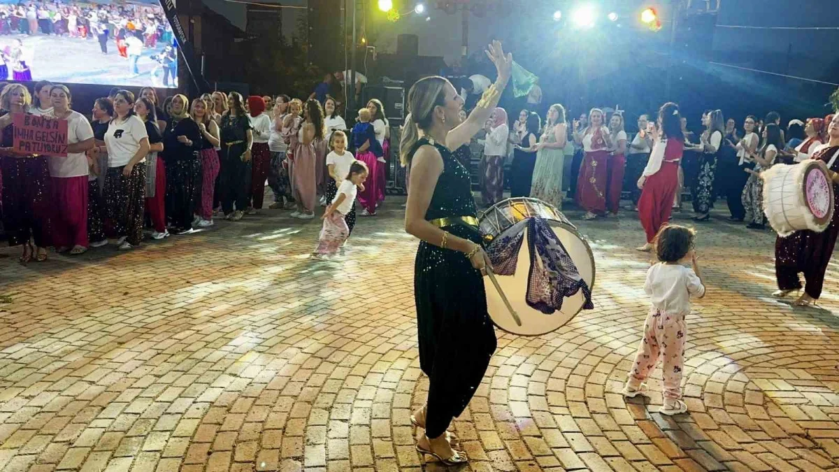 Tekirdağ Muratlı'da Şalvar Gecesi renkli görüntülere sahne oldu