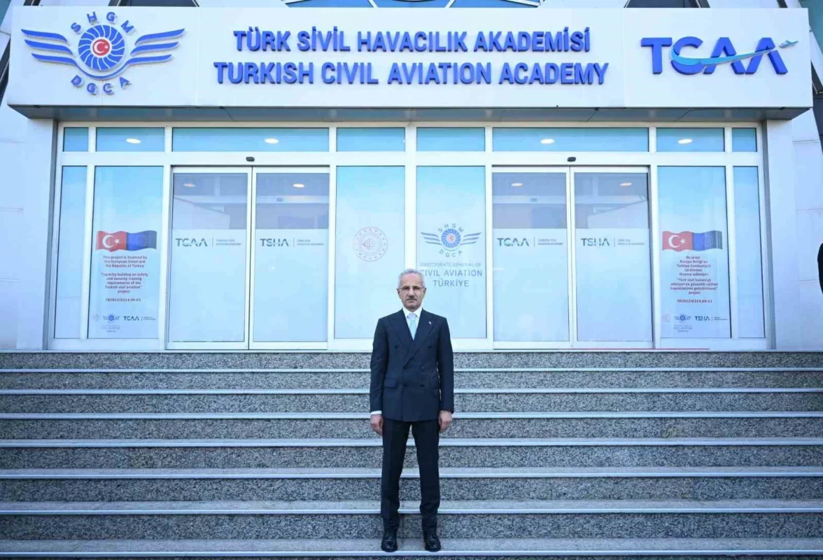 Bakan Uraloğlu: Şehit ve gazilere havacılık eğitimi desteği