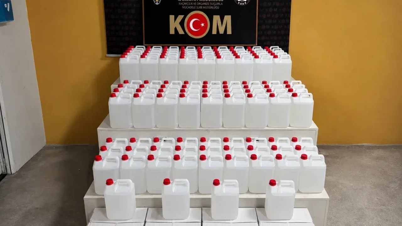 Sakarya'da 1 ton etil alkol ele geçirildi, sevkiyat durduruldu