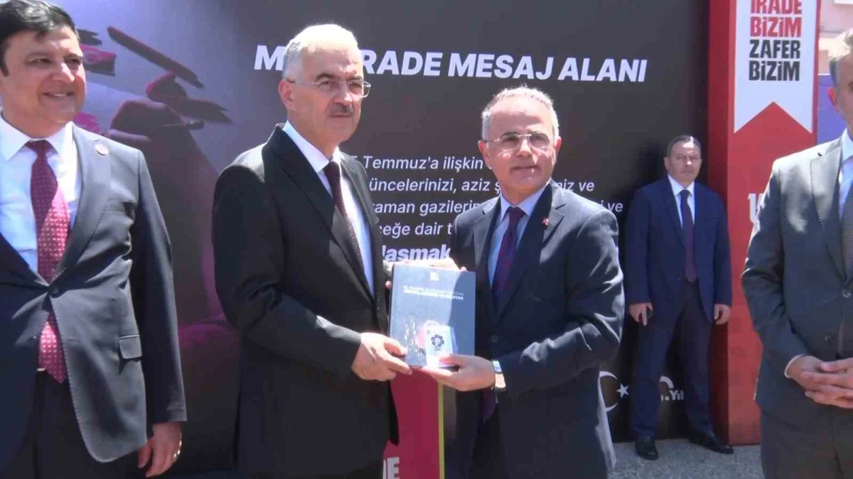 Bursa'da 15 Temmuz Anma Merkezi UNESCO Meydanı'nda açıldı