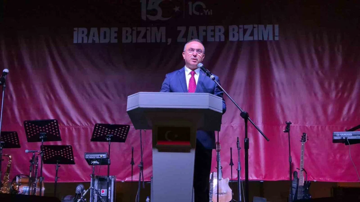 Tekirdağ'da 15 Temmuz korteji: Meydanlar kırmızı beyaza büründü