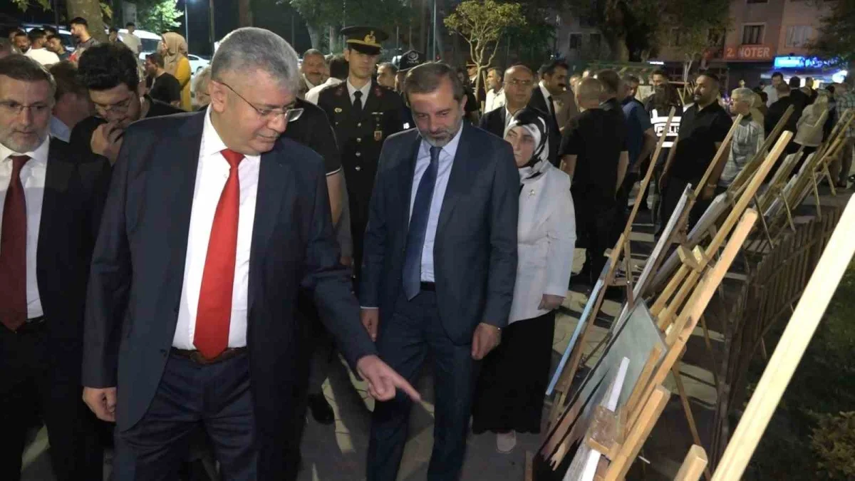 Gürsu'da 15 Temmuz fotoğraf sergisi vatandaşlarla buluştu