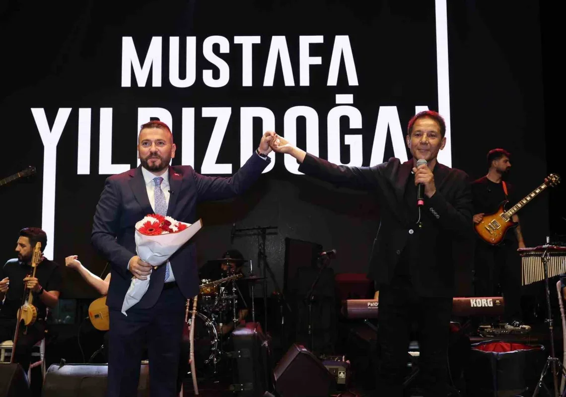 Arnavutköy'de 15 Temmuz'un 10. yılına özel yürüyüş korteji