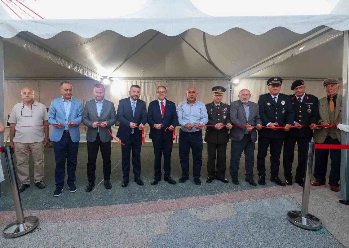 Arnavutköy'de 15 Temmuz'un 10. yılına özel yürüyüş korteji