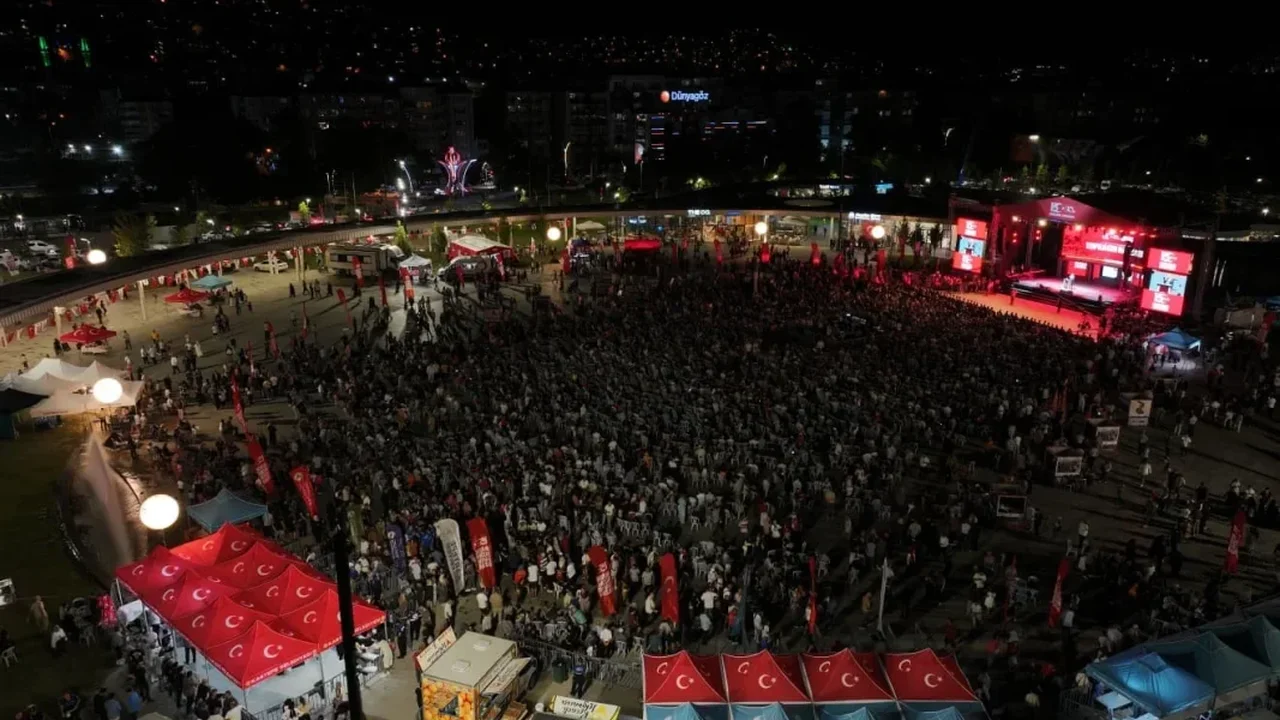 Kocaeli'de 15 Temmuz anmasında Milli İrade Meydanı doldu