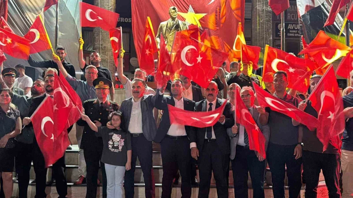 Edremit'te 15 Temmuz anması: Binlerce kişi tek yürek oldu