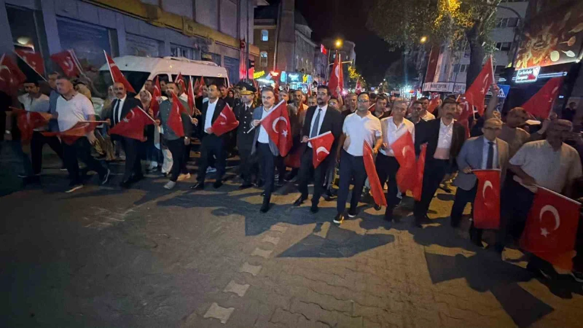 Edremit'te 15 Temmuz anması: Binlerce kişi tek yürek oldu
