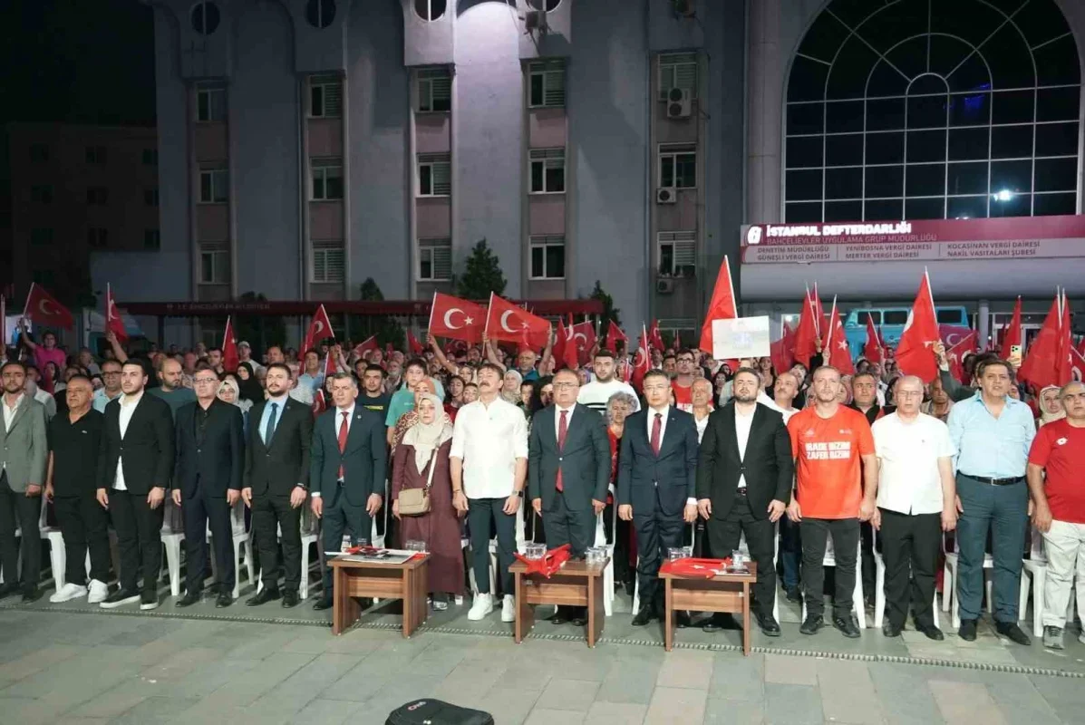 Bahçelievler'de 15 Temmuz şehitleri 3 kilometrelik yürüyüşle anıldı