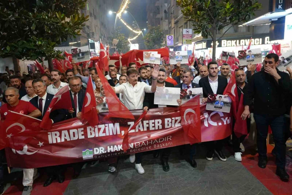Bahçelievler'de 15 Temmuz şehitleri 3 kilometrelik yürüyüşle anıldı