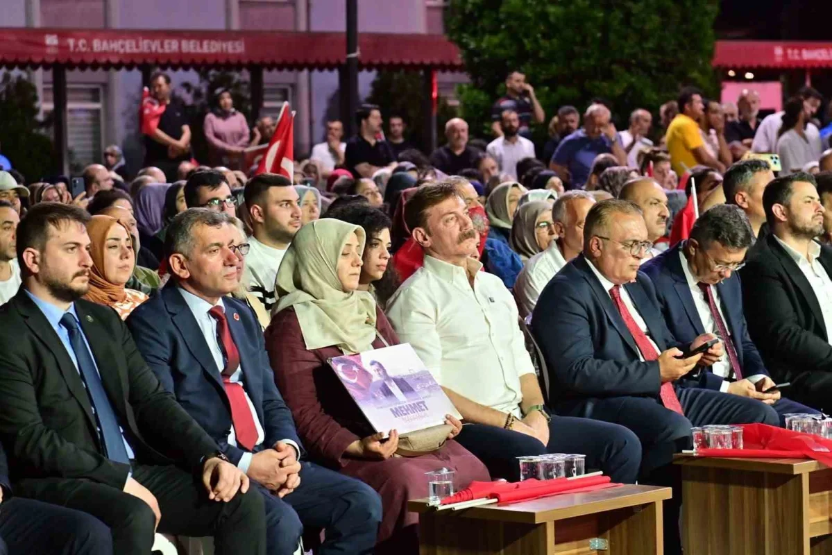 Bahçelievler'de 15 Temmuz şehitleri 3 kilometrelik yürüyüşle anıldı