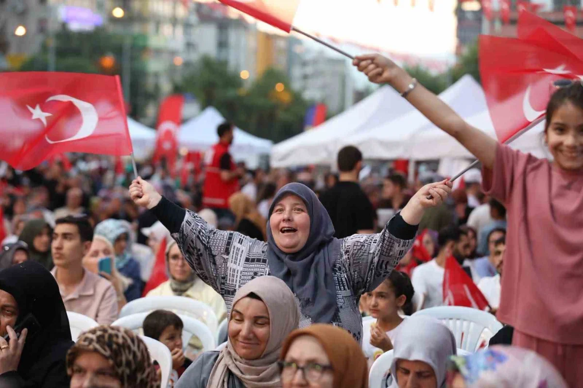 Bursa'da 15 Temmuz Demokrasi ve Bayrak Yürüyüşü düzenlendi