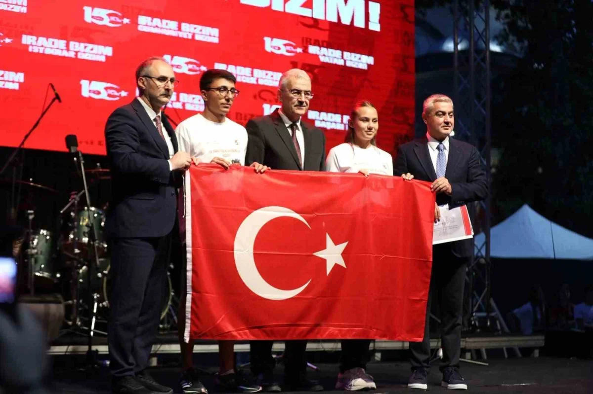 Bursa'da 15 Temmuz Demokrasi ve Bayrak Yürüyüşü düzenlendi