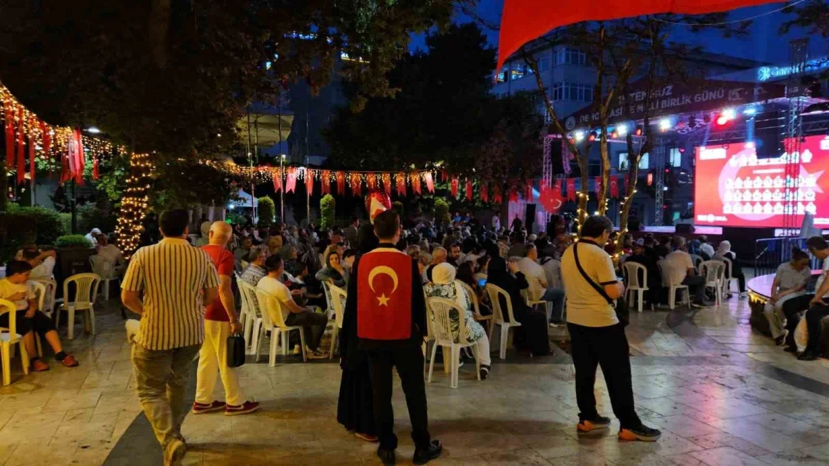 Kâğıthane Meydanı'nda 15 Temmuz için demokrasi nöbeti
