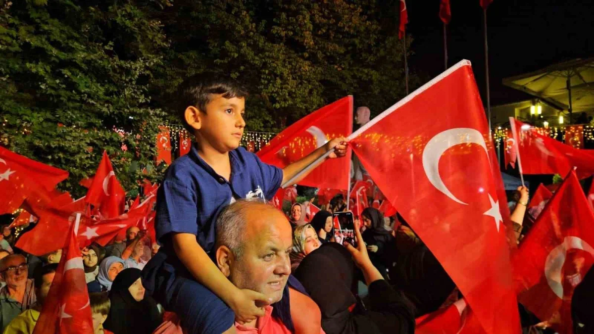 Kâğıthane Meydanı'nda 15 Temmuz için demokrasi nöbeti