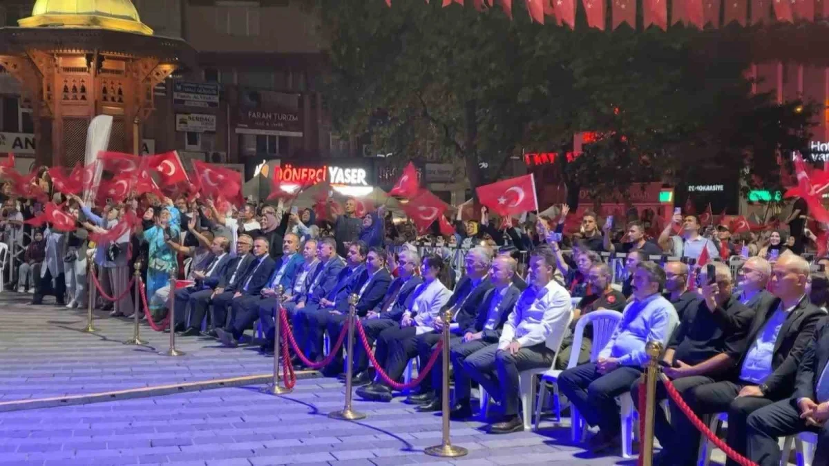 Bursa'da 15 Temmuz programı Uğur Işılak konseriyle tamamlandı