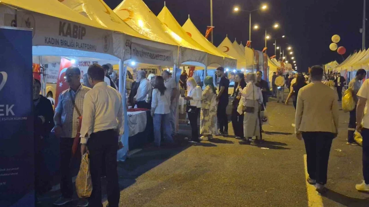 15 Temmuz'un 10'uncu yılında Külliye'de sabaha kadar nöbet