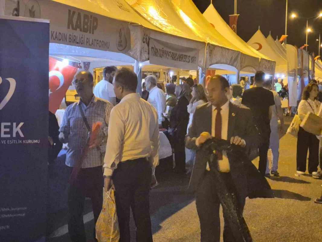 15 Temmuz'un 10'uncu yılında Külliye'de sabaha kadar nöbet