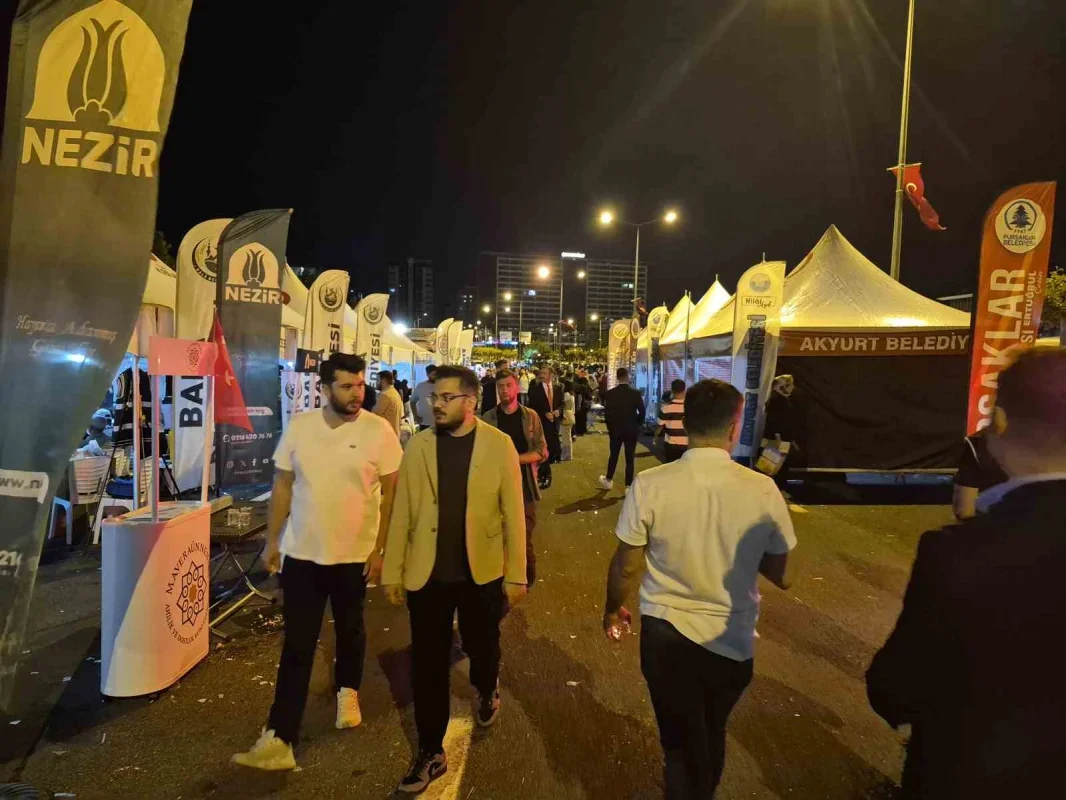 15 Temmuz'un 10'uncu yılında Külliye'de sabaha kadar nöbet