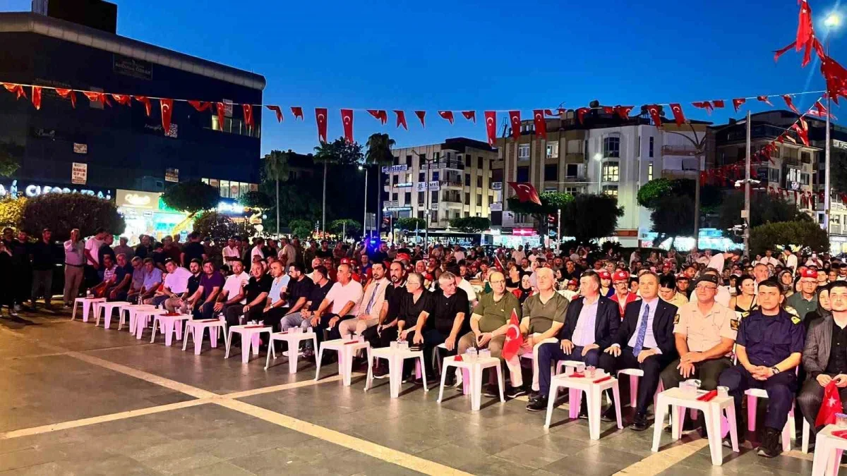Alanya'da 15 Temmuz'un 10'uncu yılında binlerce kişi yürüdü