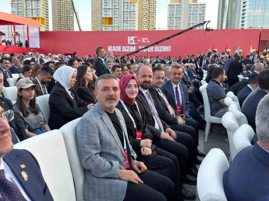 Sincan Belediye Başkanı Murat Ercan 15 Temmuz nöbetine katıldı