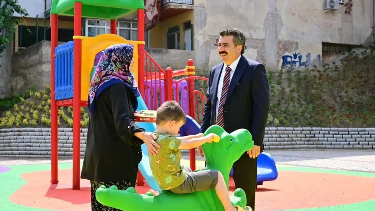 Yıldırım'da parklar yaz bakımıyla yenileniyor
