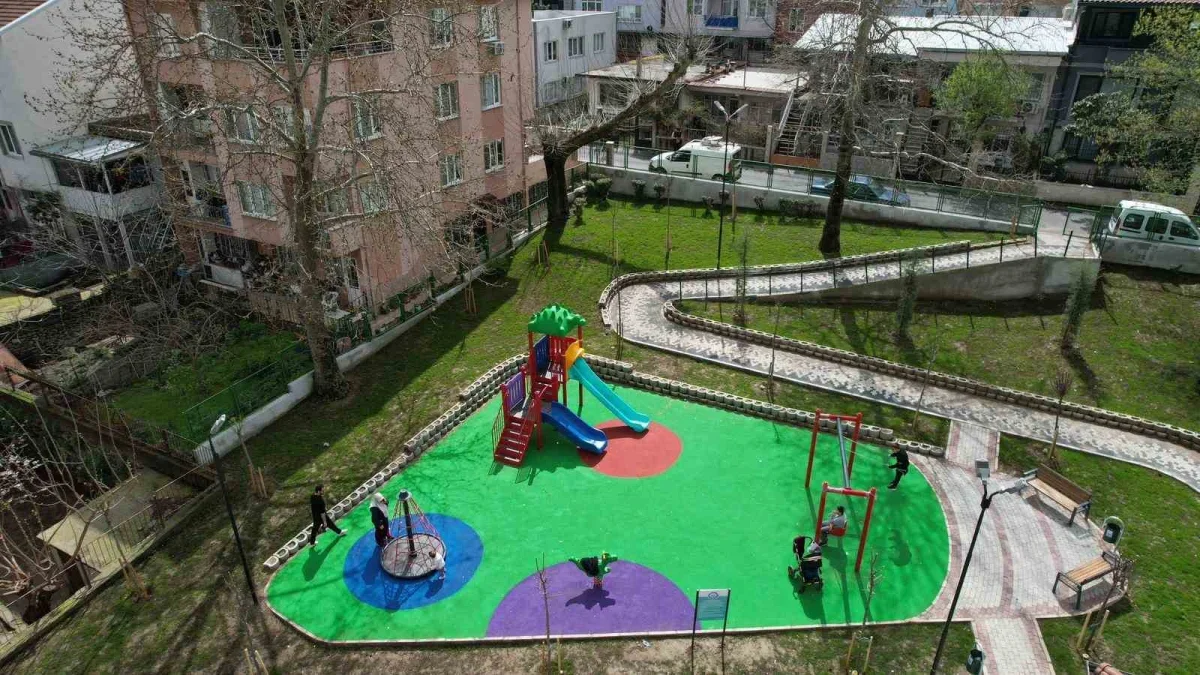 Yıldırım'da parklar yaz bakımıyla yenileniyor