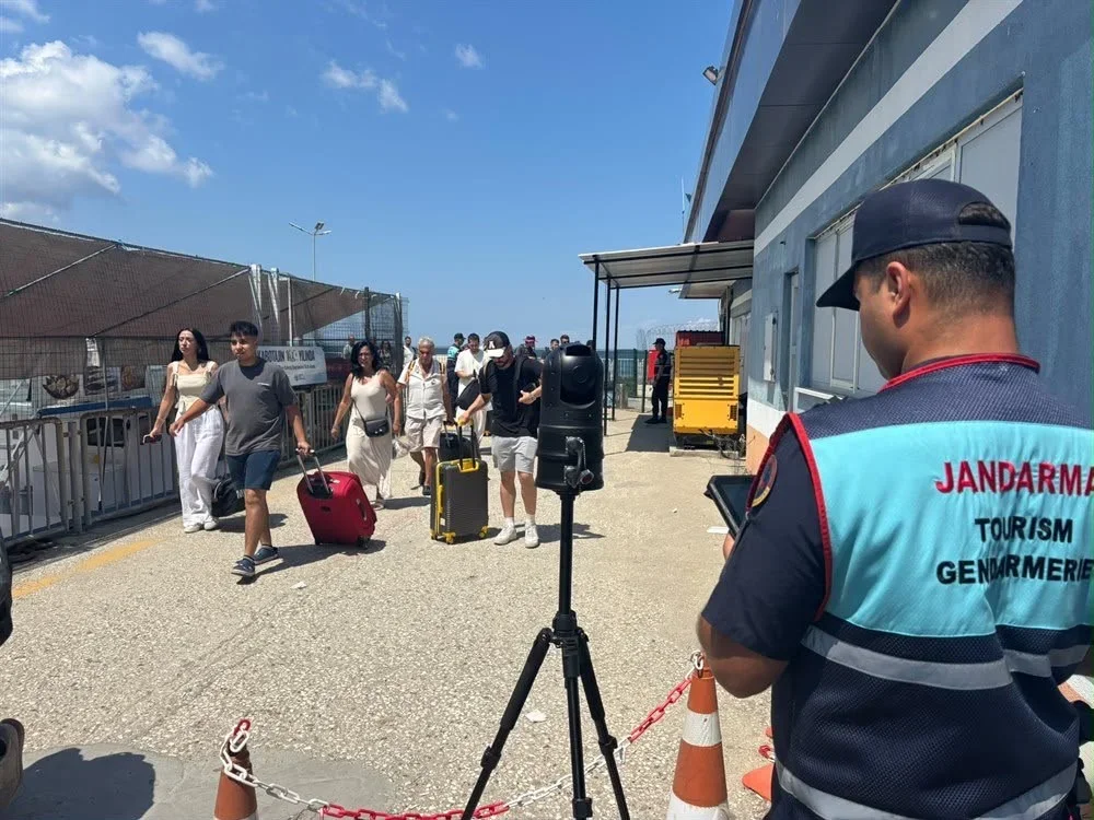 Avşa Adası'nda huzur uygulaması: 22 aranan kişi yakalandı