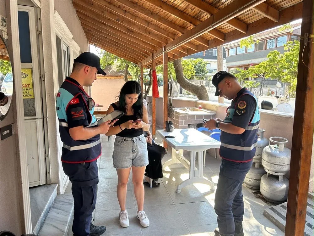 Avşa Adası'nda huzur uygulaması: 22 aranan kişi yakalandı