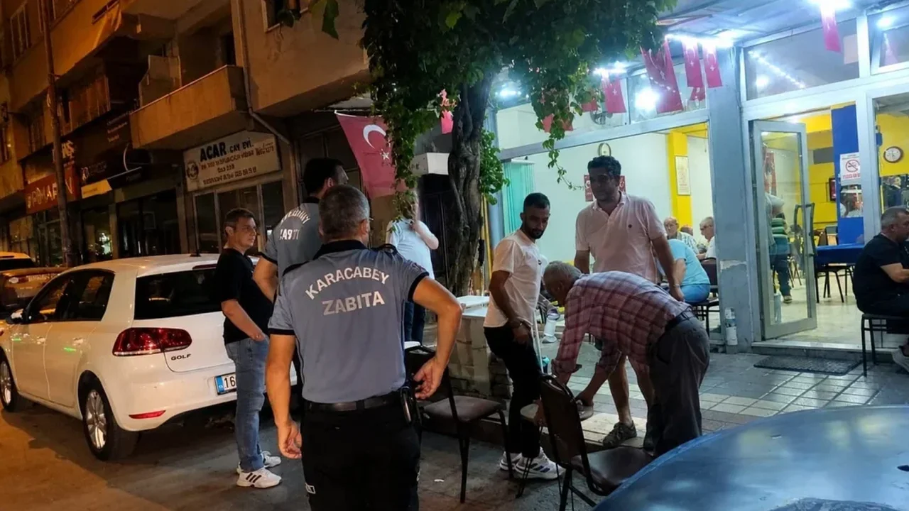 Karacabey Belediyesi yol ve kaldırım işgallerine karşı denetimde