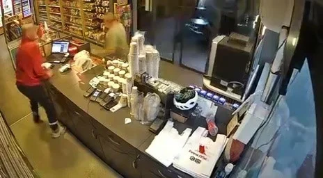 Bursa İznik'te kömür yüklü tır benzinliğe daldı: 1 ölü