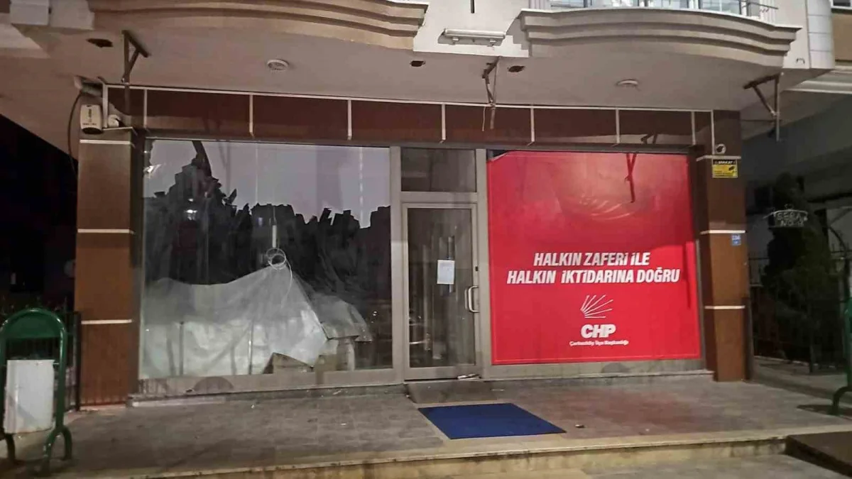Çerkezköy CHP İlçe Başkanlığı'nda kontrat krizi büyüdü