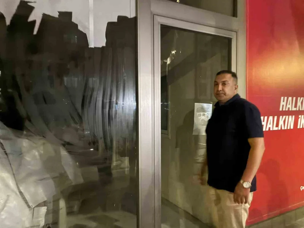 Çerkezköy CHP İlçe Başkanlığı'nda kontrat krizi büyüdü