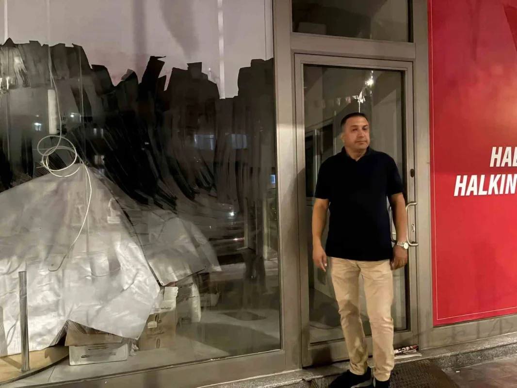 Çerkezköy CHP İlçe Başkanlığı'nda kontrat krizi büyüdü
