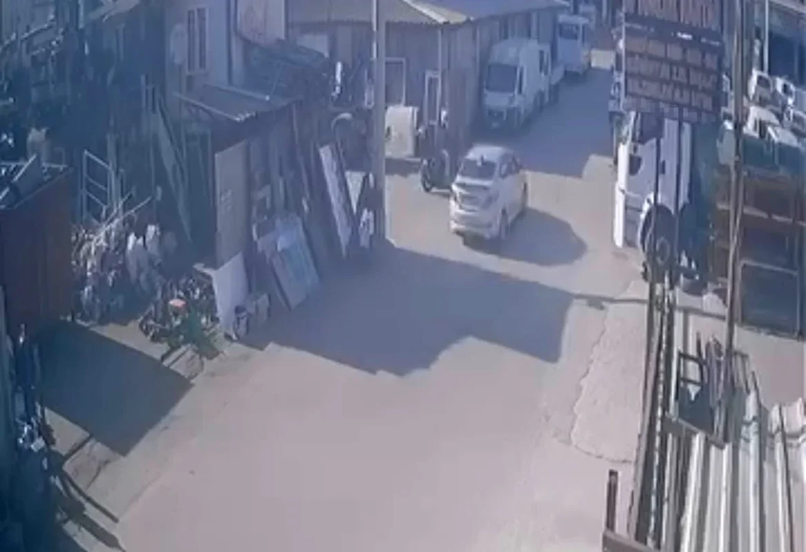 İzmit'te aynı sokakta peş peşe kazalar: Esnaf kasis istiyor