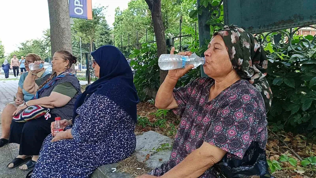 Sıcak havalarda su tüketimi neden hayati? Uzmandan uyarı