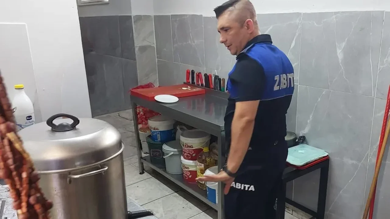 İnegöl'de 97 döner salonuna zabıtadan hijyen ve ruhsat denetimi