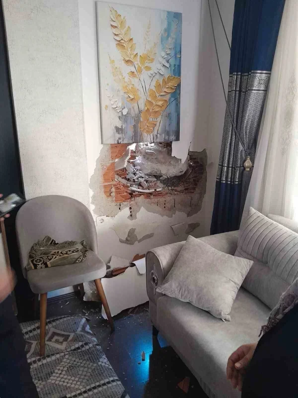 Kağıthane'de kontrolsüz yıkım: Molozlar binalara zarar verdi