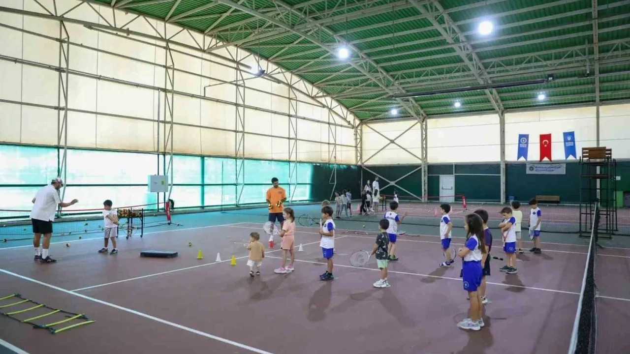 Bursa Büyükşehir Yaz Spor Okulları ilk dönemini tamamladı
