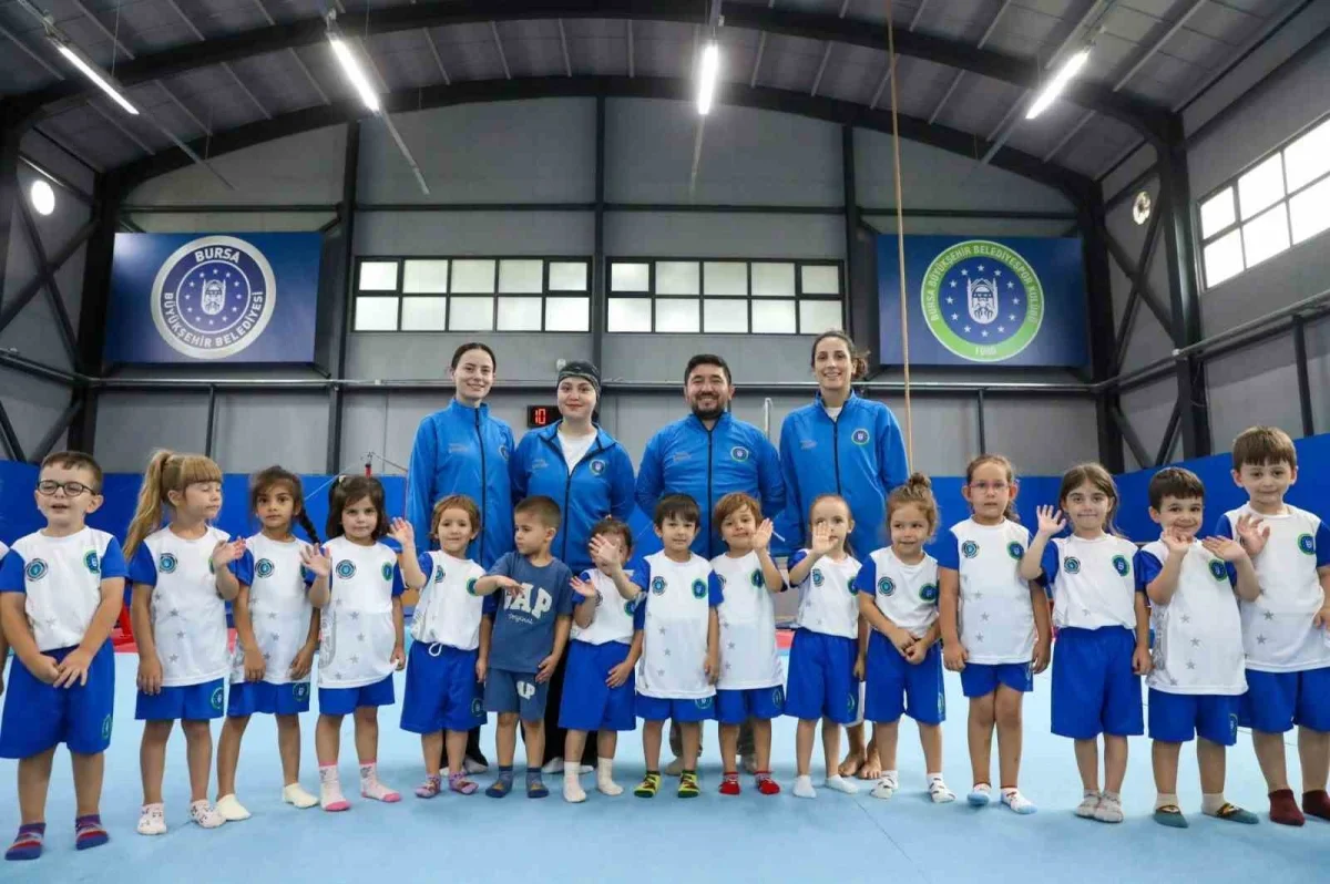 Bursa Büyükşehir Yaz Spor Okulları ilk dönemini tamamladı