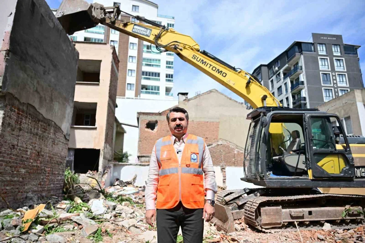 Yıldırım Sinandede'de kentsel dönüşümde ilk yıkım başladı