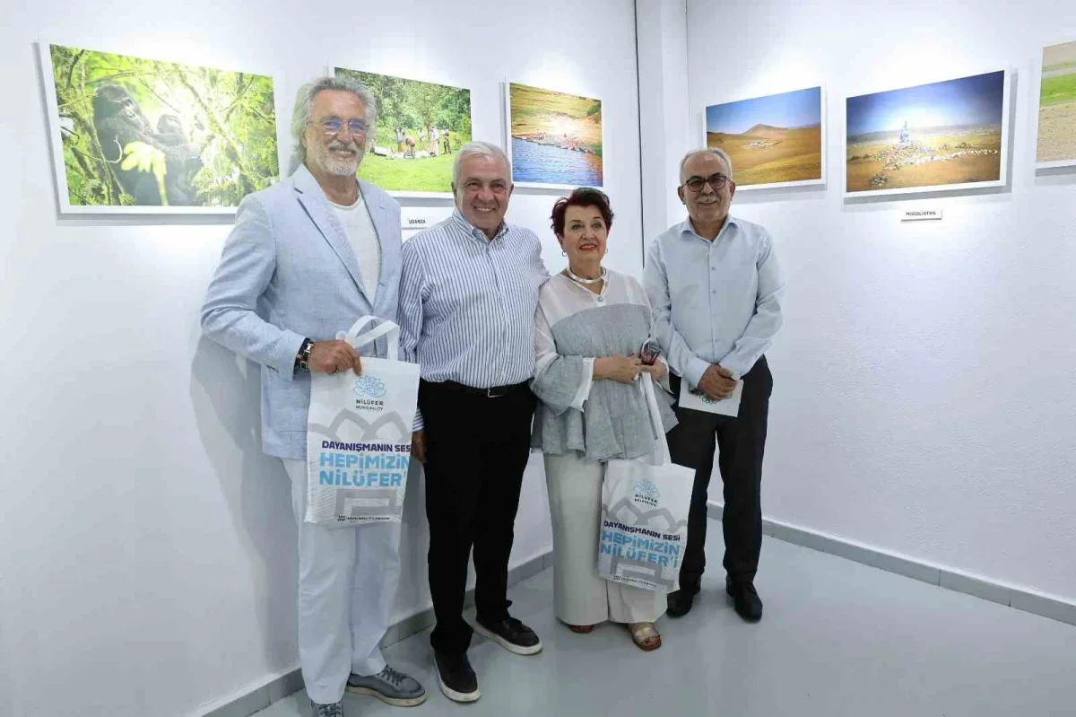 Nilüfer'de "Uzaklarda Bir Yerlerde" fotoğraf sergisi açıldı