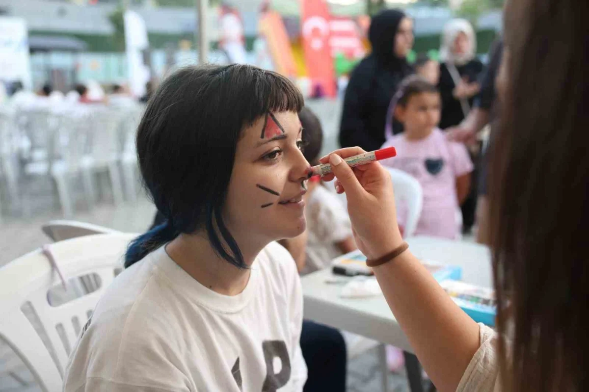Demirtaşpaşa ve Elmasbahçeler'de mahalle şenliği coşkusu