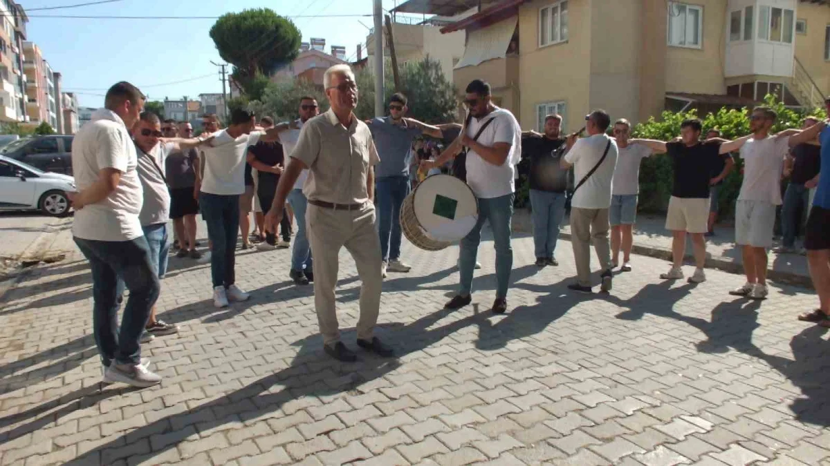 Balıkesir Burhaniye'de asırlık düğün geleneği yaşatıldı