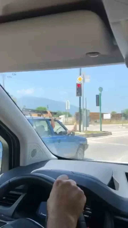 İnegöl'de camdan ayak çıkaran sürücüye 280 bin TL ceza