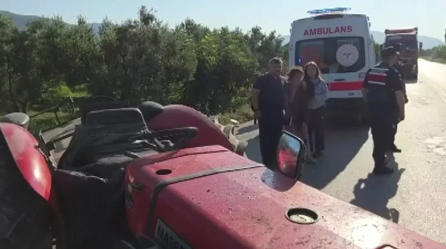 Orhangazi-İznik yolunda traktöre çarpan araç ters döndü: 2 yaralı